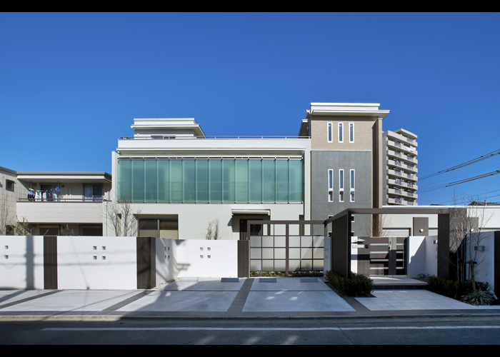 優雅なデザインと圧倒的な開放感が生活に潤いをもたらす住まい。