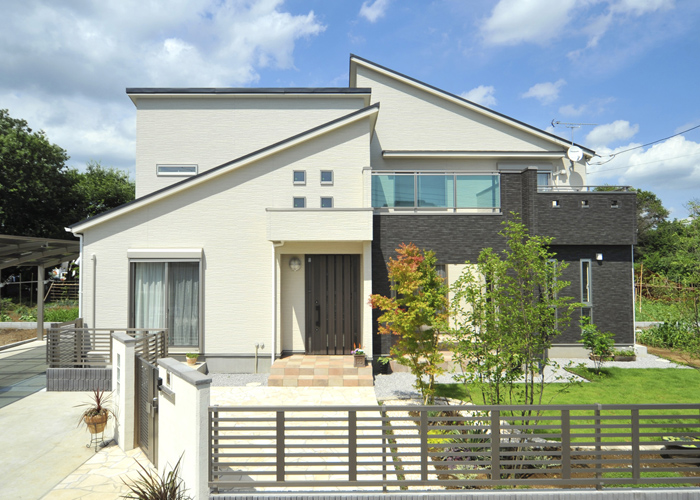 美しくて心地よく、暮らしやすい。中庭のある贅沢な暮らしを楽しむ住まい。